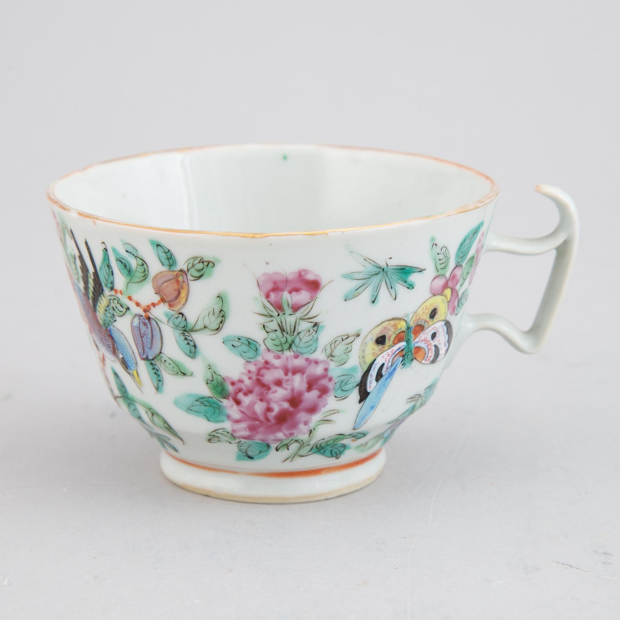 13 famille rose Canton porcelain objects, Qing dynasty, late 19th century.