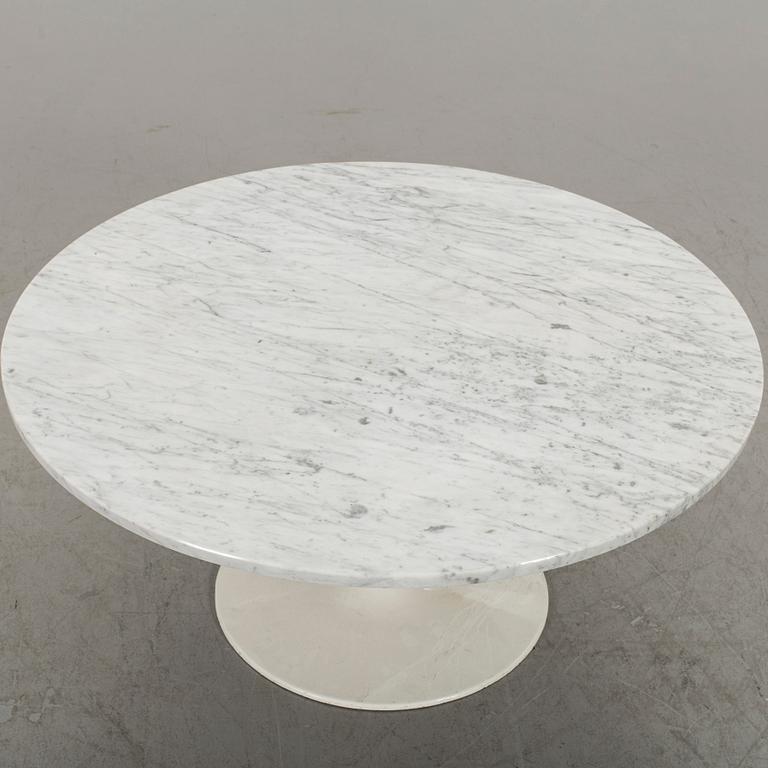 A MARBLE TOP SOFA TABLE, end of 20th century.