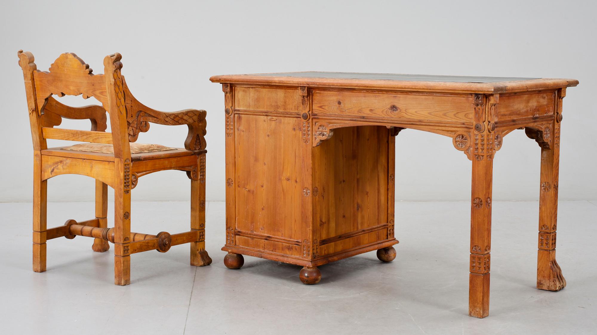 SKRIVBORD med STOL, fornnordisk stil, tidigt 1900-tal.