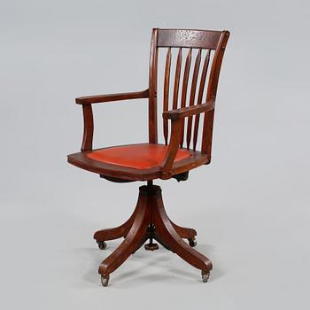 SKRIVBORDSSTOL, 1900-talets början.