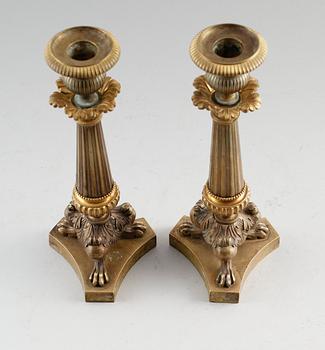 LJUSSTAKAR, 1 par, brons, senempire, 1800-talets första hälft.