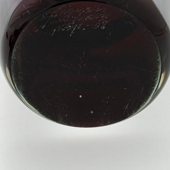 Kaj Franck, a 'KF 239' glass vase signed K. Franck Nuutajärvi Notsjö -58.