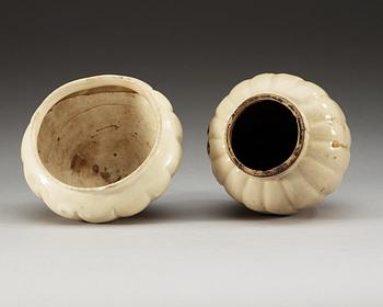 A white glazed bowl and a chizhou vase, Song (960-1279) and Yuan dynasty (1271-1368).