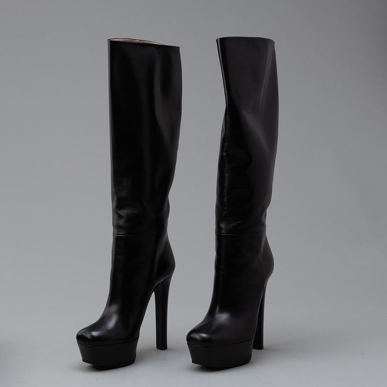 GUCCI, a pair of platform, high heel leather boots, size 37½.