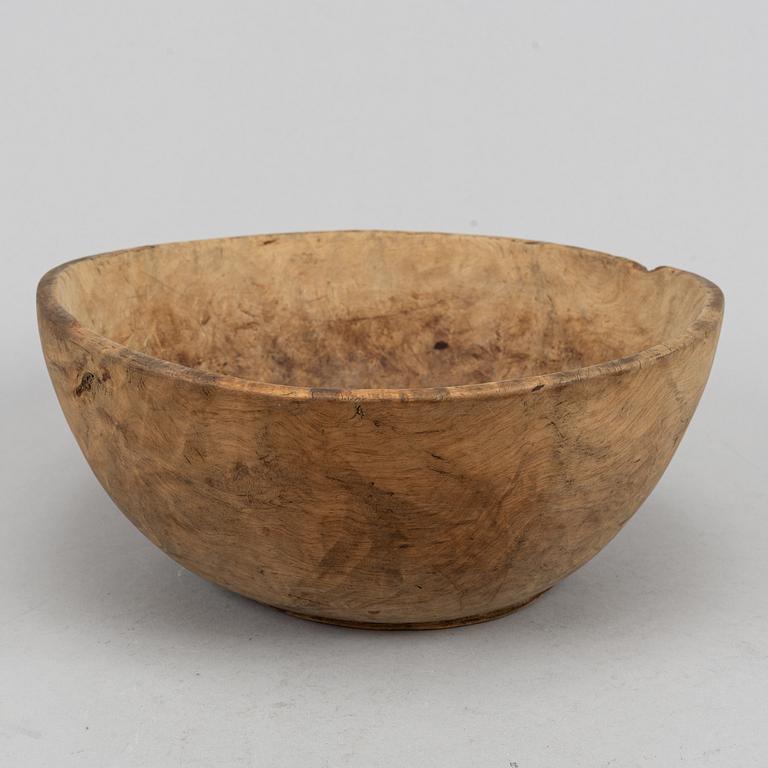 A Swedish wooden bowl and dish, 19th-20-th century.
