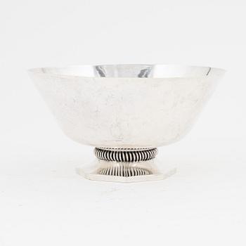 Sven Carlman, a silver bowl, mark of CF Carlman, Stockholm 1953.