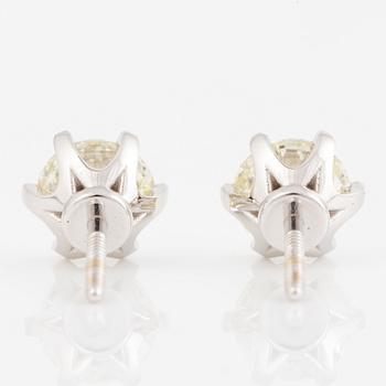 Earrings 18K white gold with brilliant-cut diamonds.