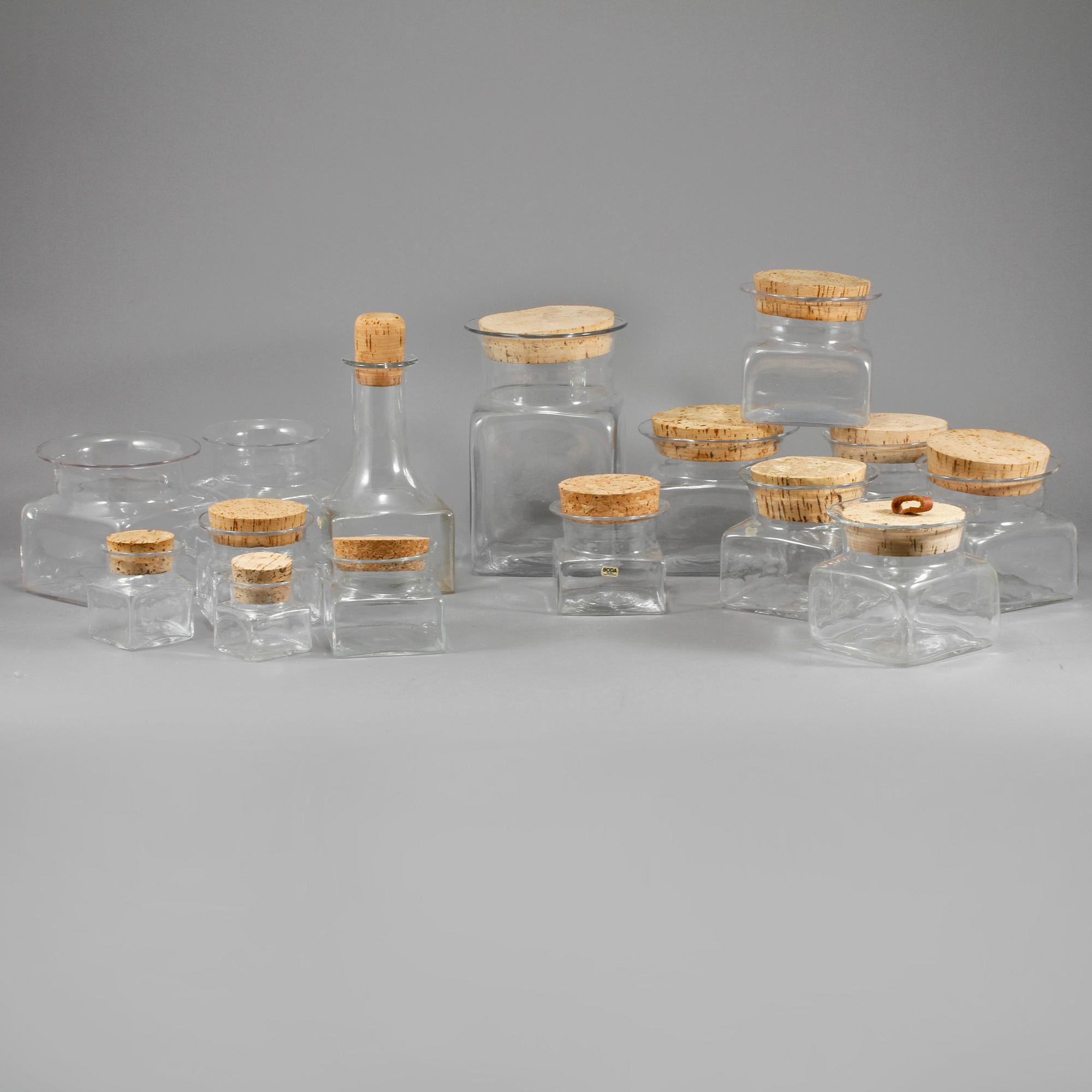 BURKAR, 14 SAMT KARAFF, glas, "Sill i kvadrat", Signe Persson Melin, Boda, 1900-talets andra hälft.