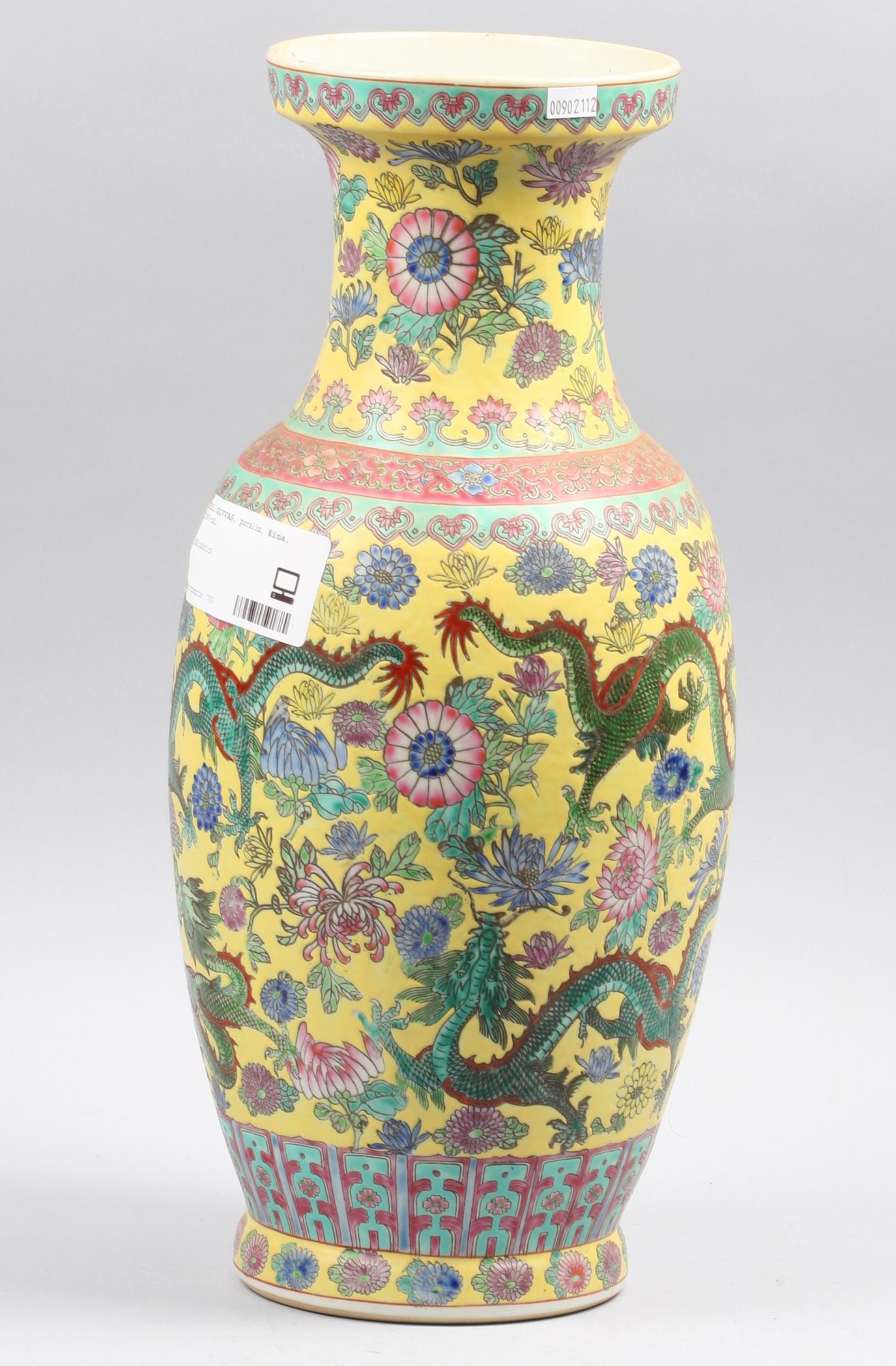 GOLVVAS, porslin, Kina, 1900-tal.