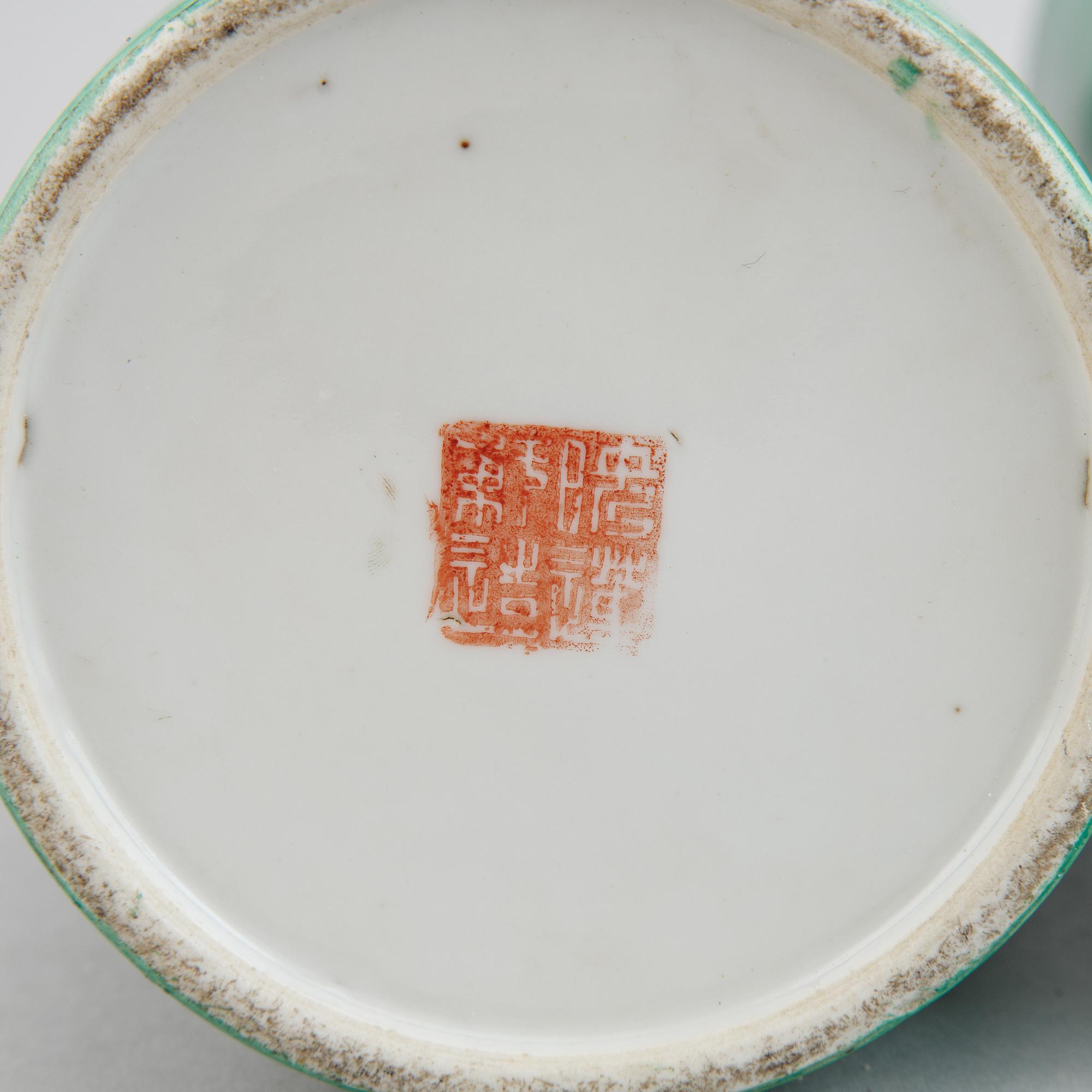 A pair of Chinese famille rose hat stands, 20th century.