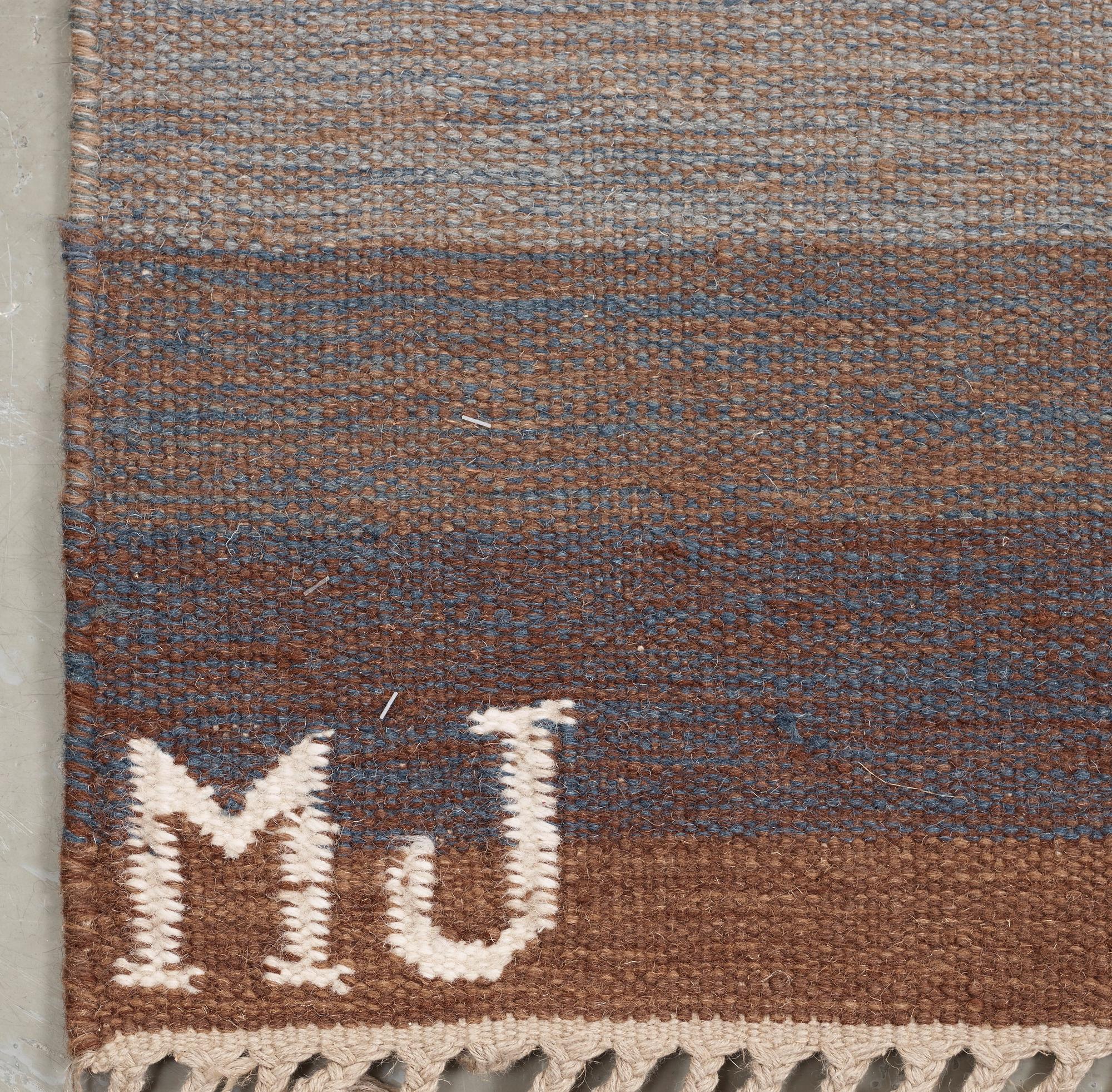 MATTA. Slätväv. 289,5 x 194,5 cm. Signerad MJ. Sverige omkring 1960-1970.