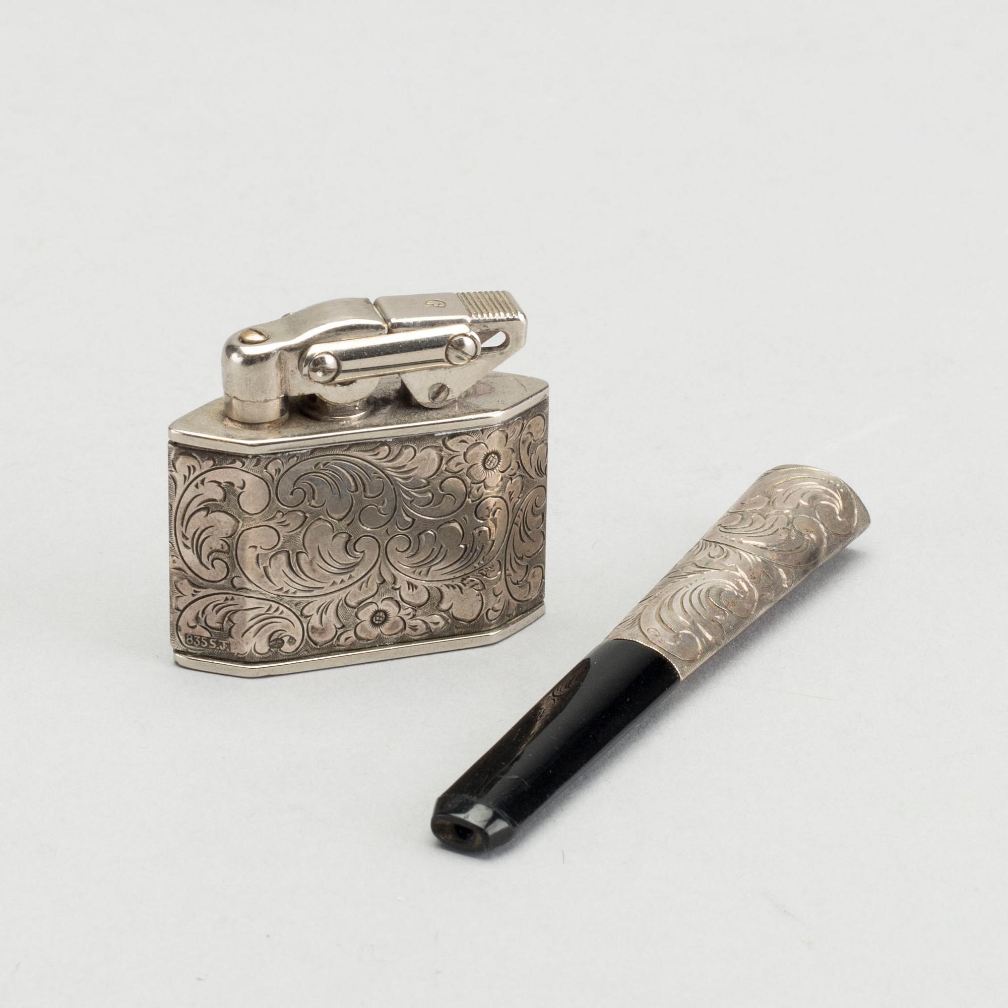 CIGARETTMUNSTYCKE SAMT TÄNDARE, silver, svenska importstämplar. 1900-talets första hälft.
