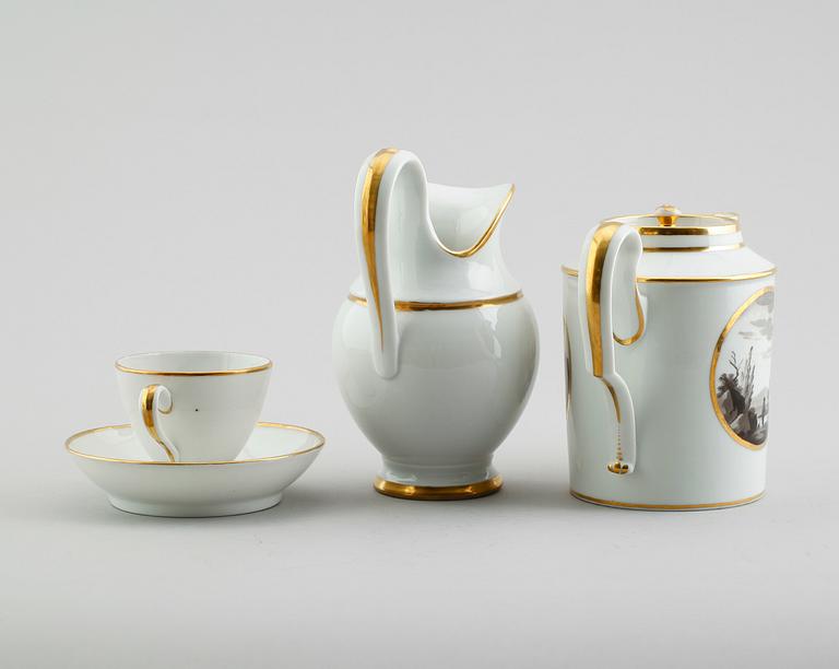 KAFFEKANNA, TILLBRINGARE SAMT KOPP MED FAT, porslin, empirestil, 1800-/1900-tal.