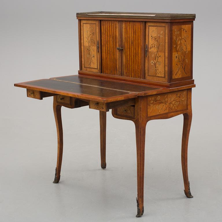 DAMSKRIVBORD MED UPPSATS, gustaviansk stil, 1900-talets första hälft.