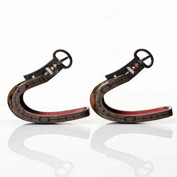 A pair of Japanese lacquered stirrups, Meiji period (1868-1912).