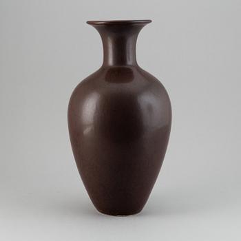 GUNNAR NYLUND, a stoneware vase, Rörstrand, Sweden 1950-60's.