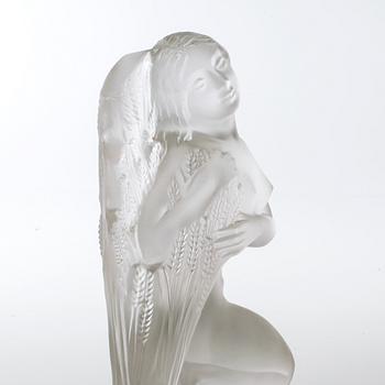 A glass sculpture from Lalique in France from the second half of the 20th century.
