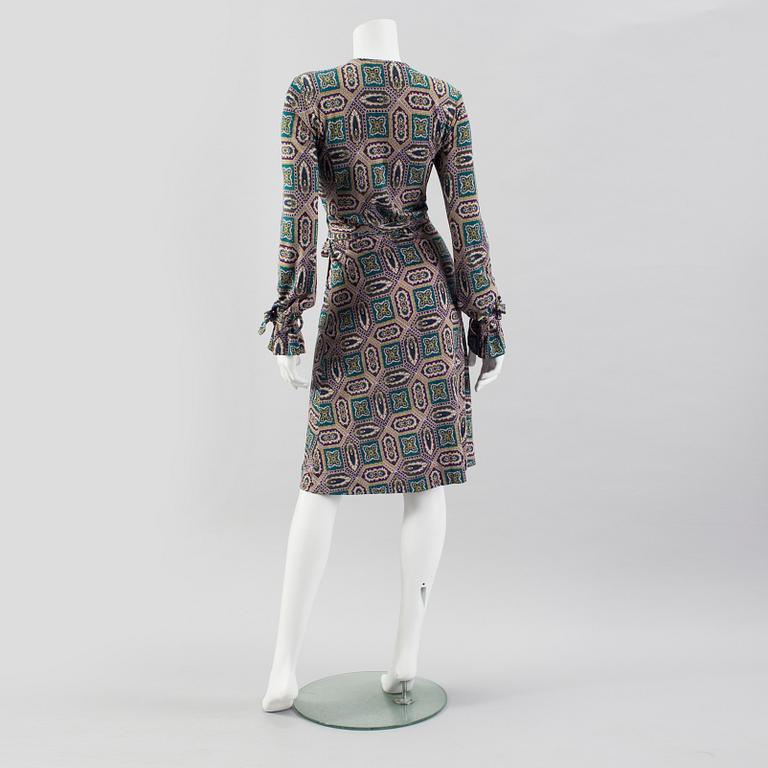 A wrapdress by Diane von Furstenbeg.