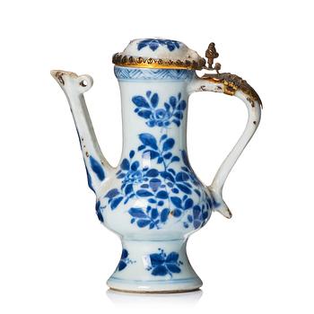 1130. A blue and white miniature ewer with cover, Qing dynasty, Kangxi (1662-1722).