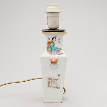 A Chinese porcelain table lamp, early 20th century.