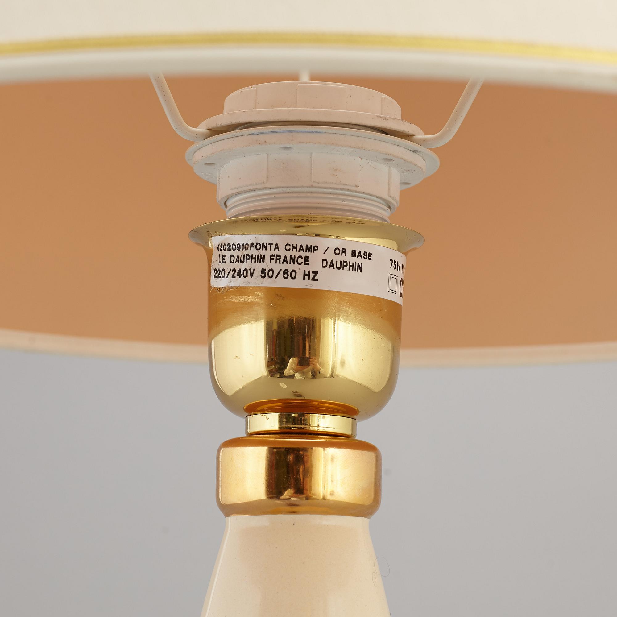 An end of the 20th Century tale light from Le Dauphin.