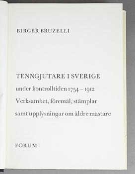 BÖCKER, 3 stycken, konsthantverk.