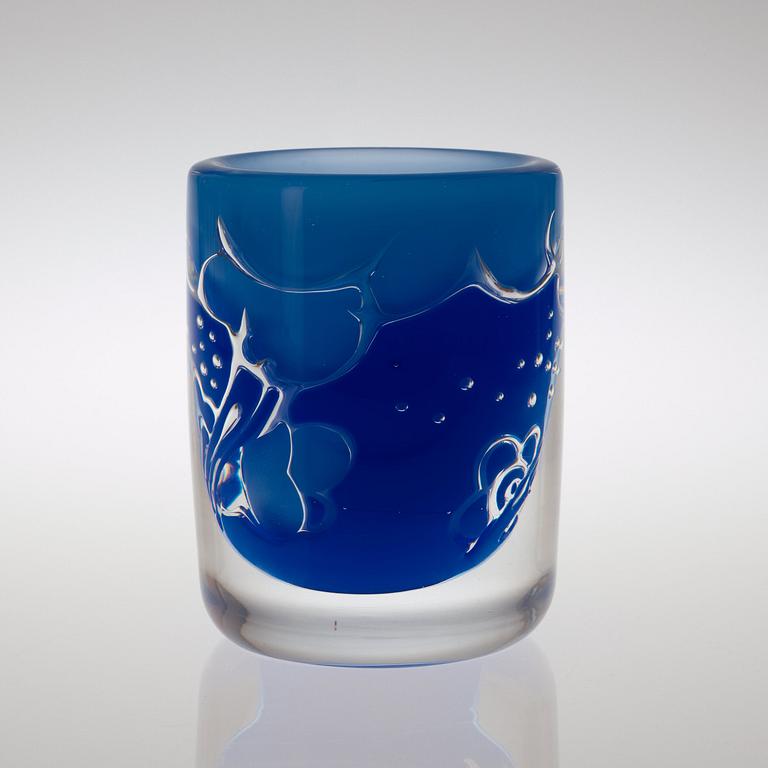 An Olle Alberius 'ariel' glass vase, Orrefors 1979.