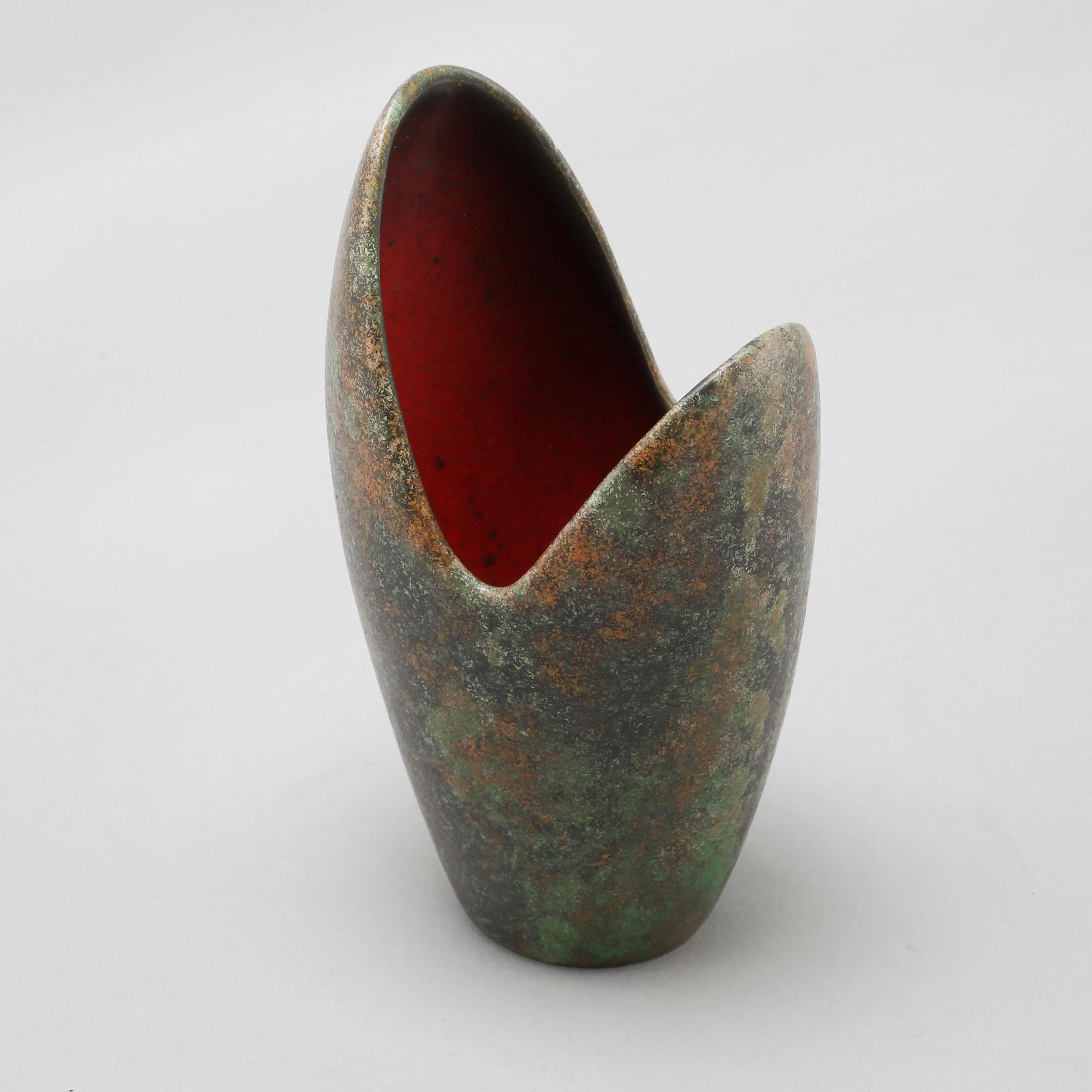A signed ceramic vase by Hans Hedberg, Biot, France.