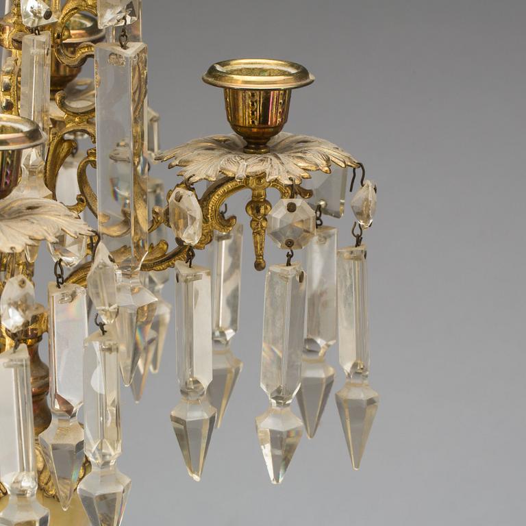 KANDELABRAR, ett par. Nyrokoko, 1800-talets slut.