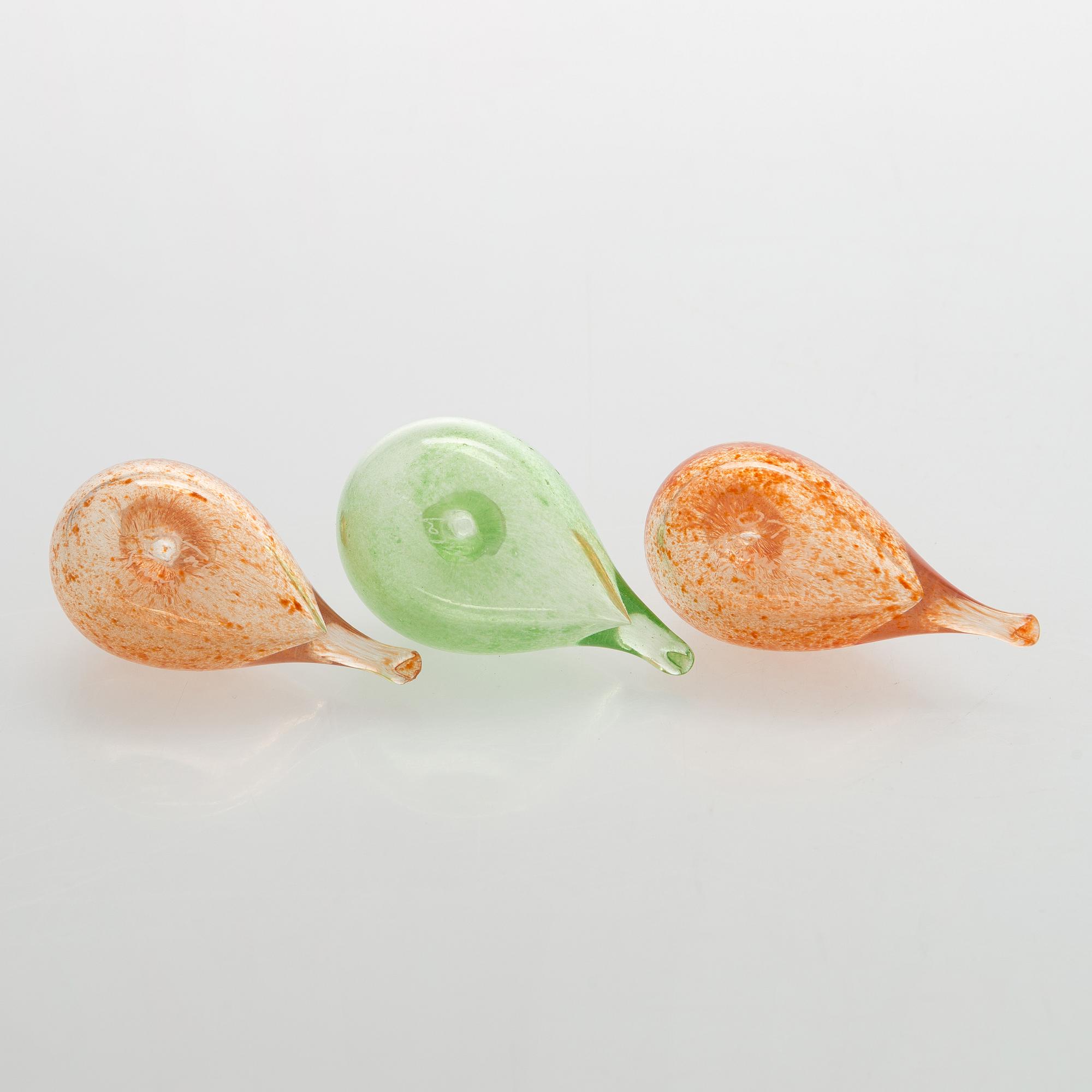 Oiva Toikka, Miniature glass birds, "Goldcrest", 3 pcs, signed Oiva Toikka Nuutajärvi.