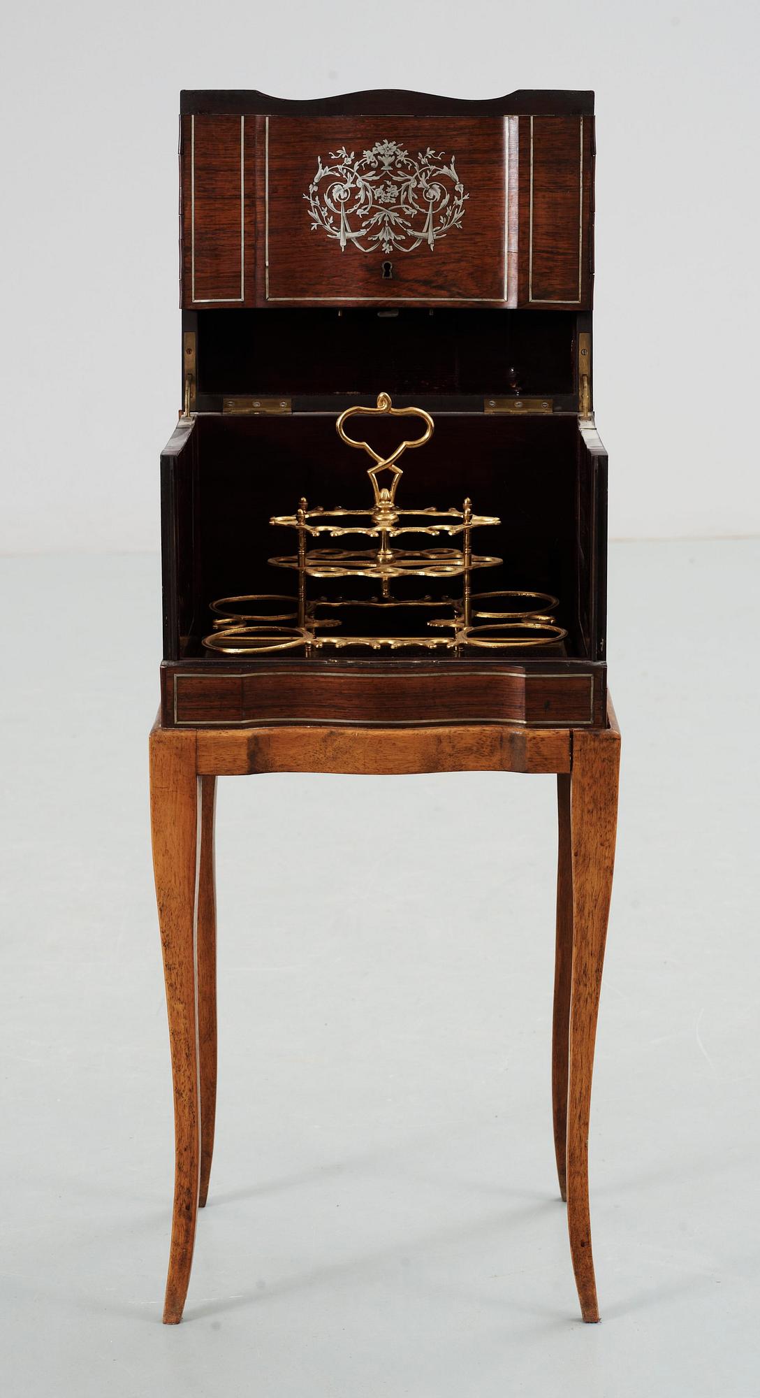 FLASKSCHATULL, möjligen ett vandringspris, 1800-talets andra hälft.