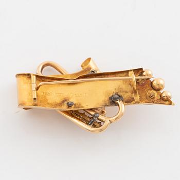 Brosch, 18K guld med fröpärlor, sent 1800-tal.