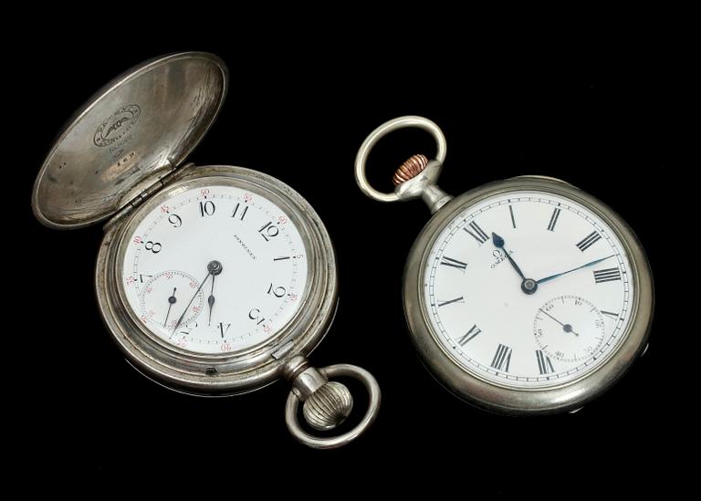 HERRFICKUR, 2 st, bl a silver, omkring år 1900.