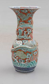 GOLVURNA, porslin, Japan, Meiji.