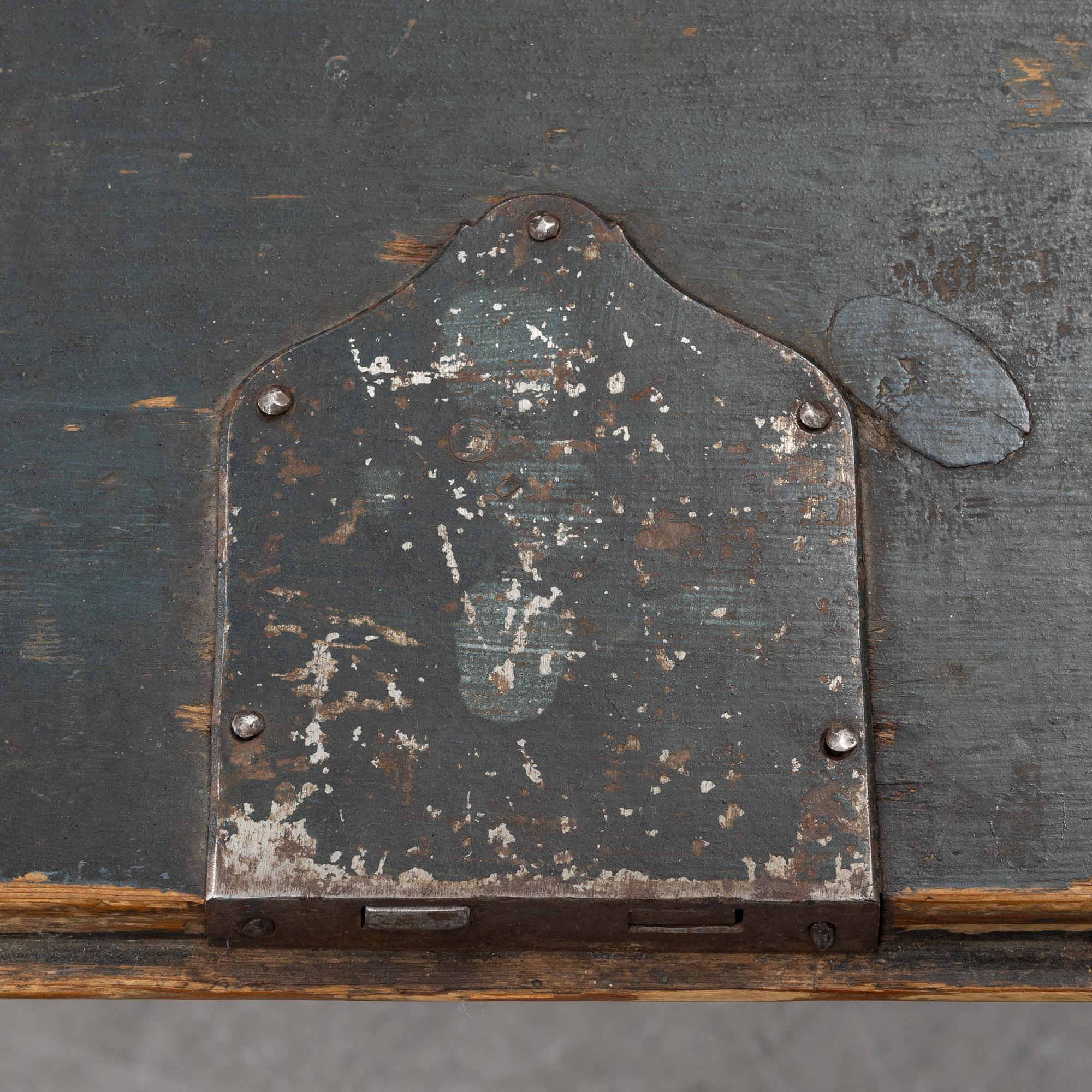 A painted Swedish sectrataire, 18th/19th Century.