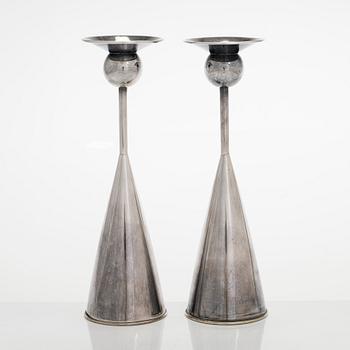 Kaj Blomqvist, kynttilänjalkapari, hopeaa, signeerattu KB. Kultakeskus Tavastehus 1966-67.