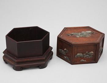 ASK, trä och sten, sannolikt Kina, 1900-tal.