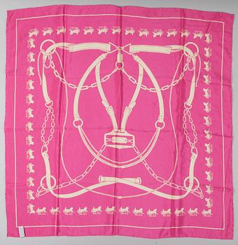 SCARF, Celine.