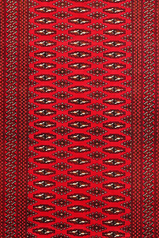 A runner carpet, Beludj, ca 385 x 106 cm.