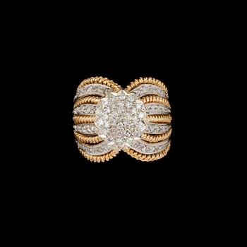 RING, 14k guld med åttkantslipade och rosenslipade diamanter. Vikt 10 g.