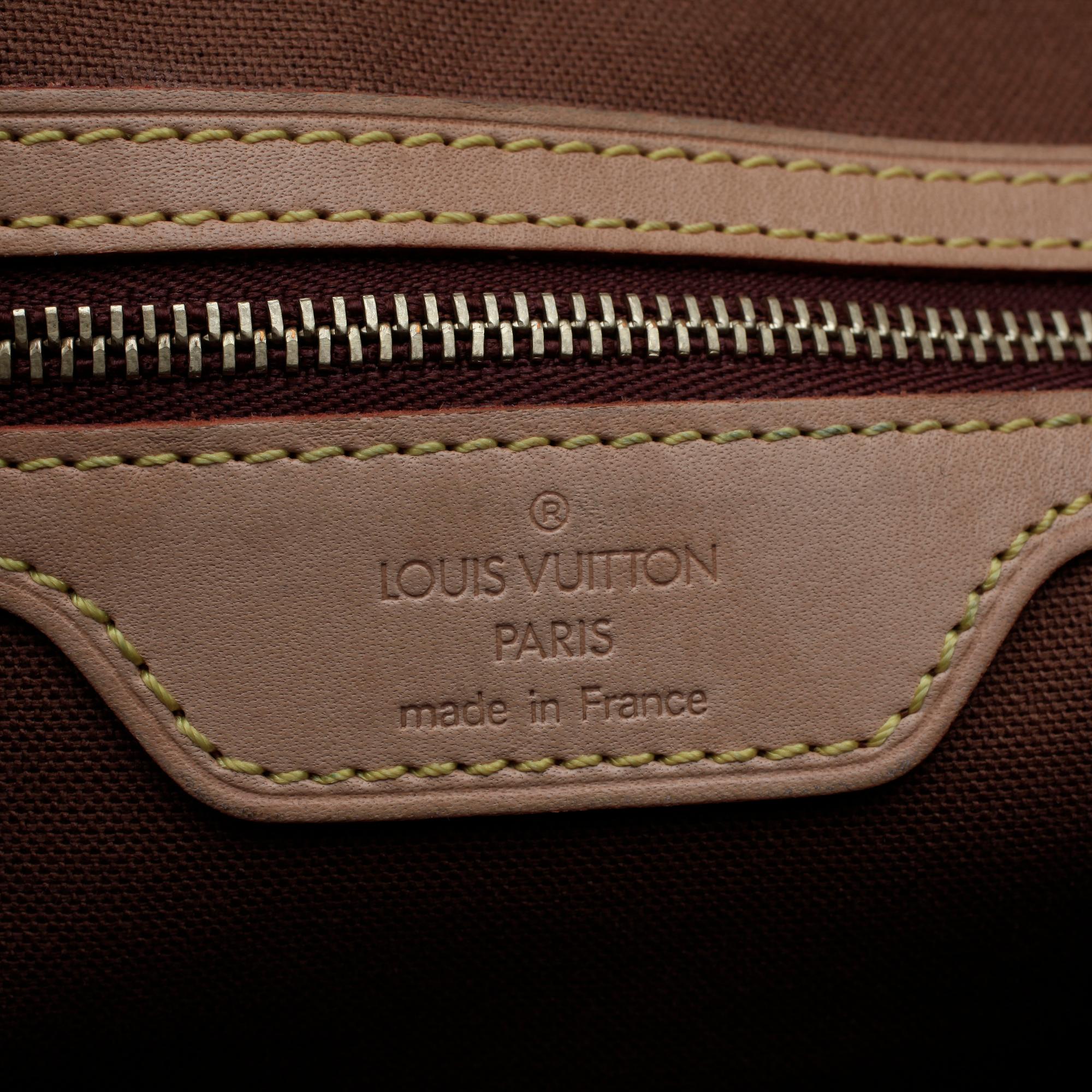 LOUIS VUITTON, messenger bag.