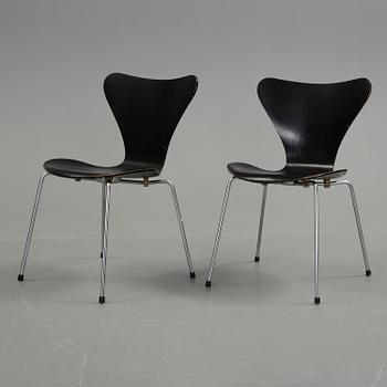 STOLAR, ett par, "Sjuan", Arne Jacobsen, Fritz Hansen.