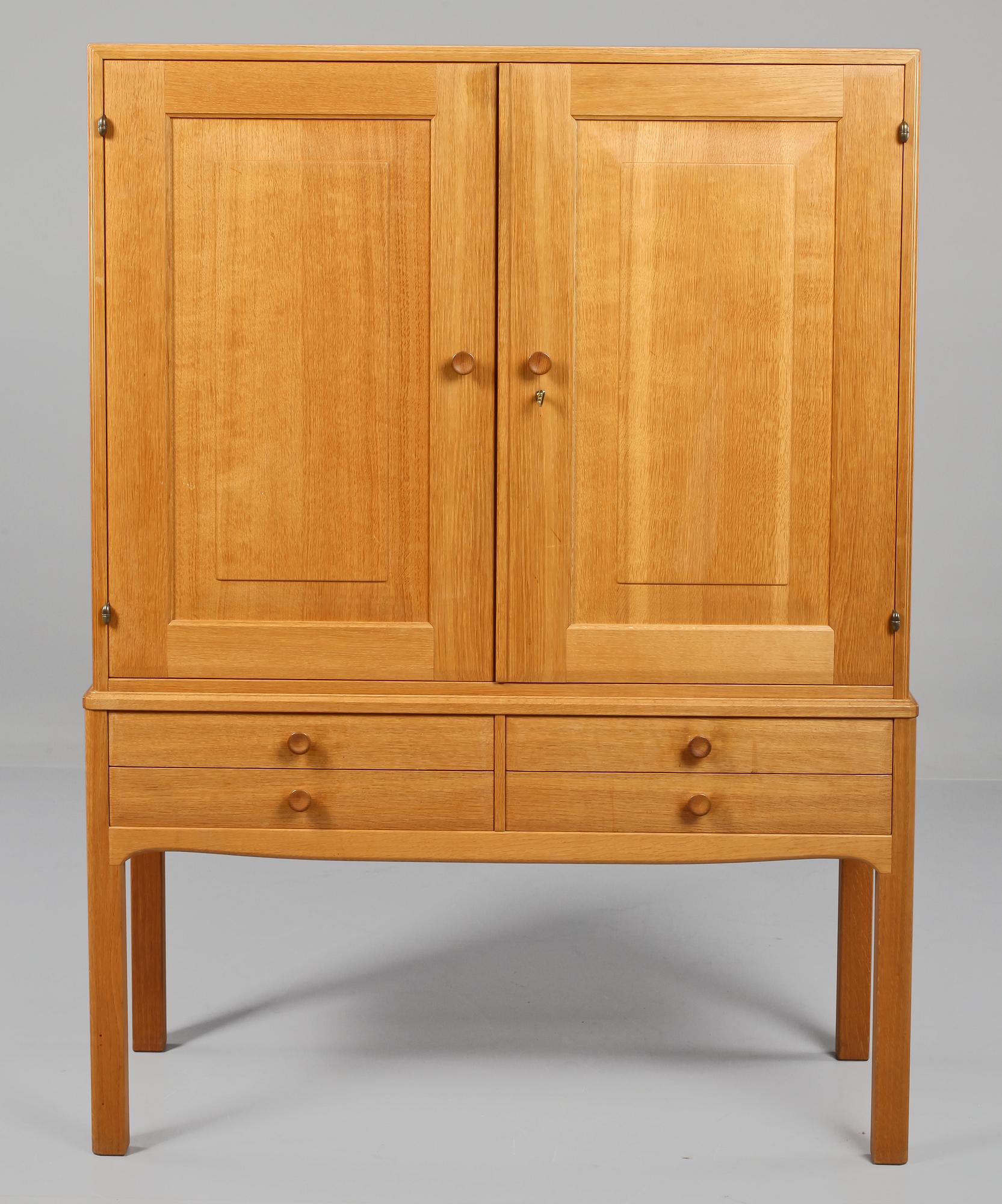 SKÅP, "Oktober", Carl Malmsten,  1900-talets andra hälft.