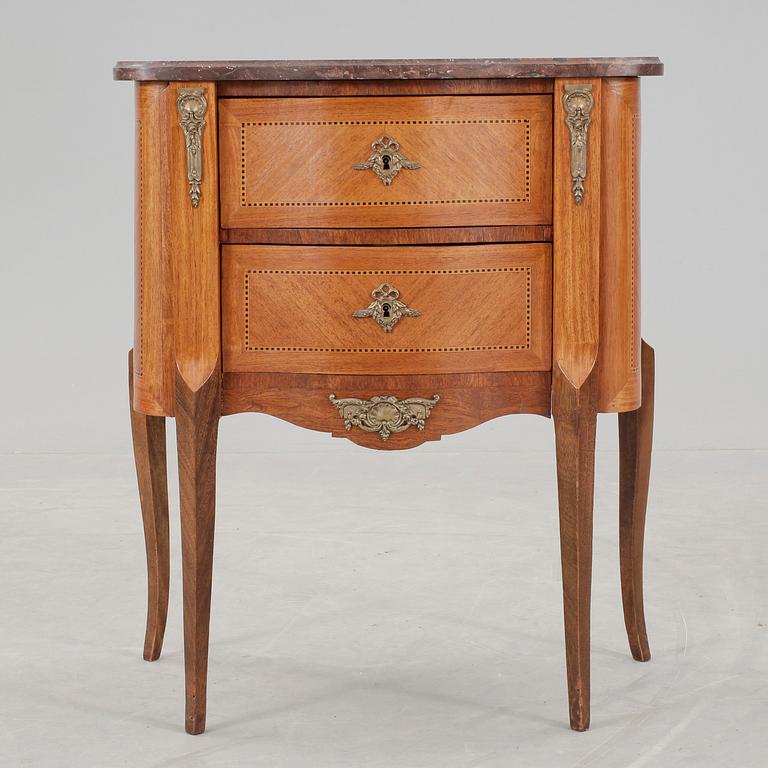 BYRÅ, Louis XVI stil, 1900-talets första hälft.