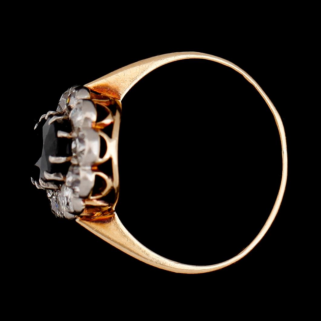 RING, 18K guld, safir, diamanter tot ca 1.00 ct, svenska stämplar 1923.