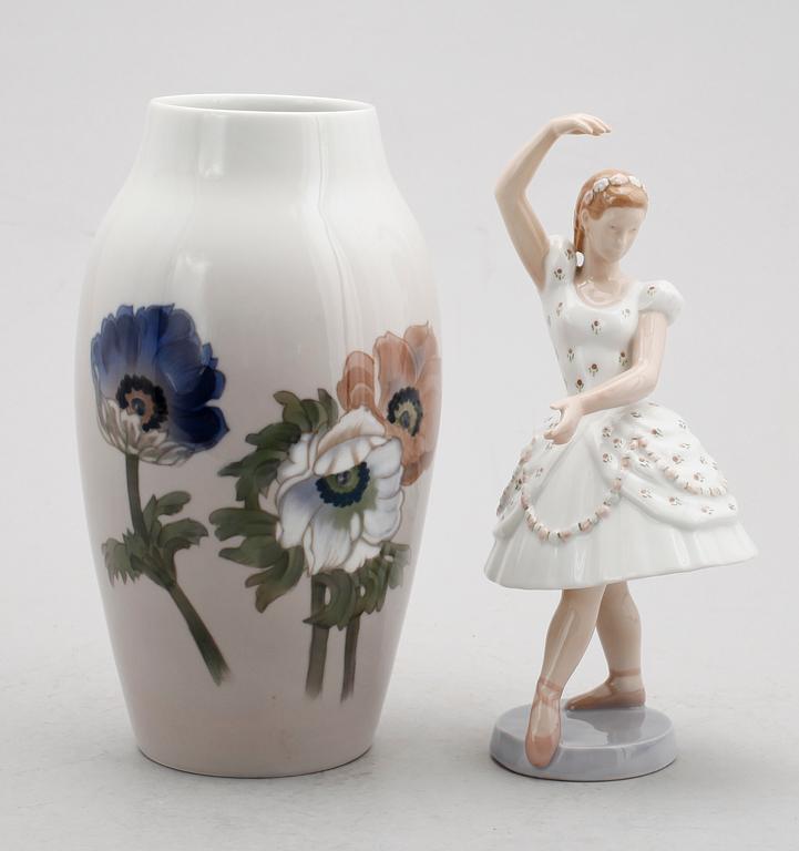 VAS SAMT FIGUR, porslin, Bing & Gröndahl.