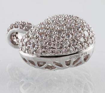 HÄNGE, 18K vitguld med 100 briljantslipade diamanter 1.80 ct. Vikt 6,0 gram.