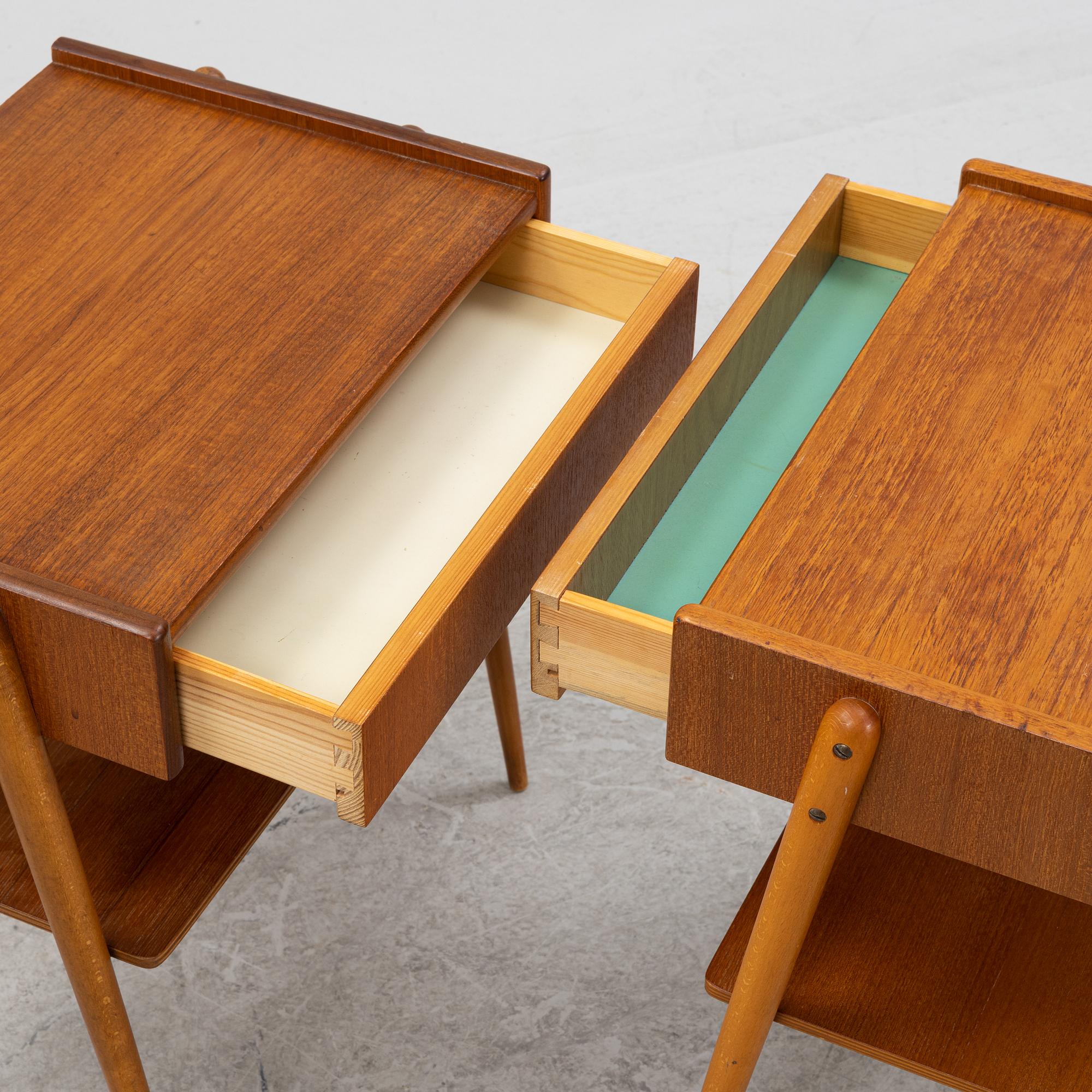 Sängbord, ett par, Carlströms Möbelfabrik, Bjärnum, 1950/60-tal.