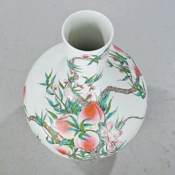VAS, porslin, Kina, 1900-talets slut.