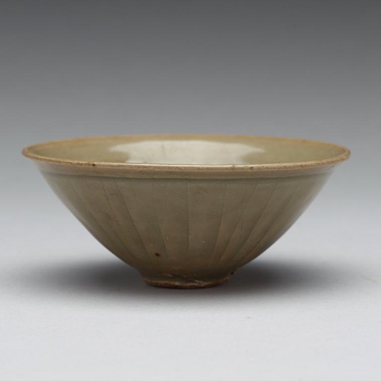 A celadon glazed bowl, Song dynasty (960-1279).